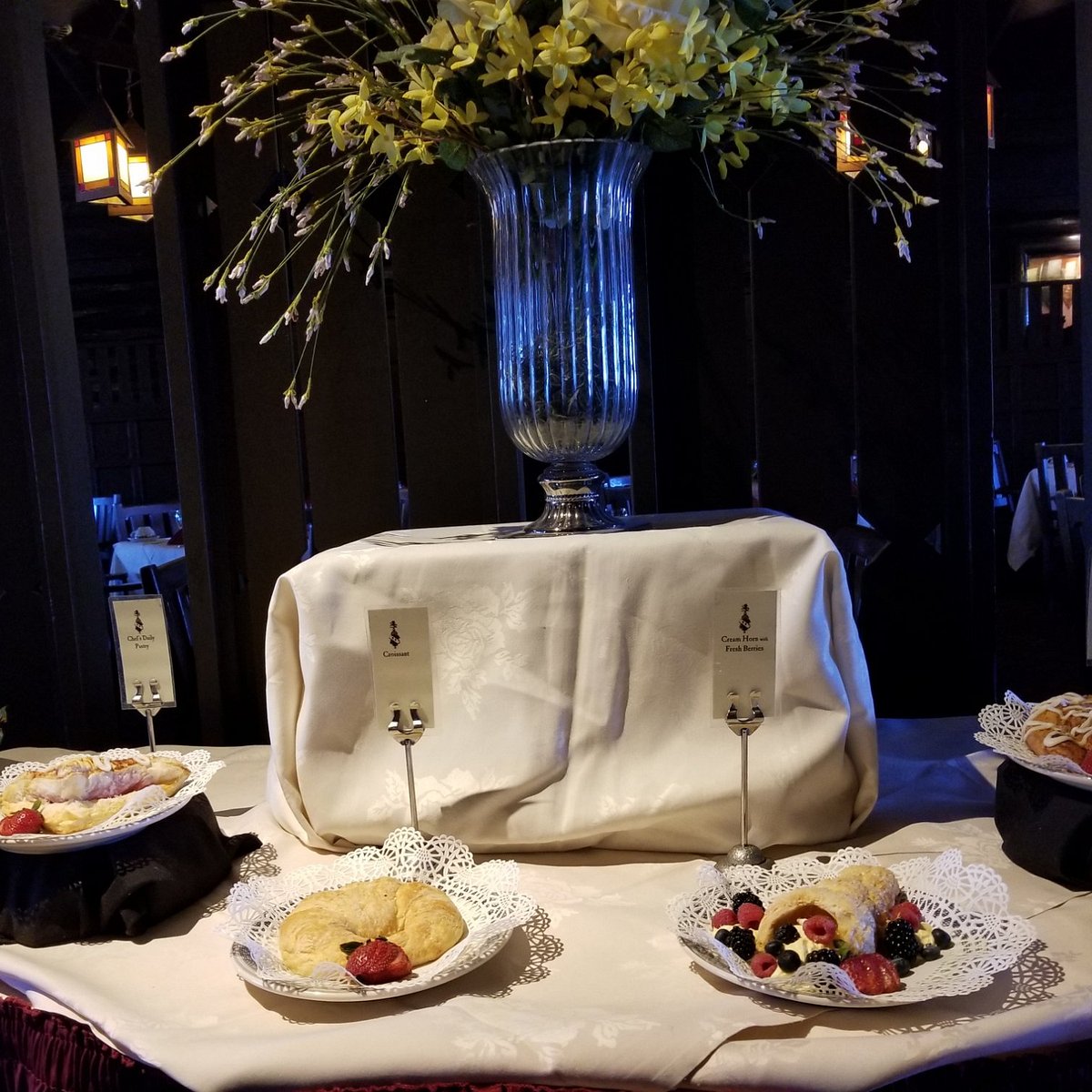 El Tovar Dining Room entrance